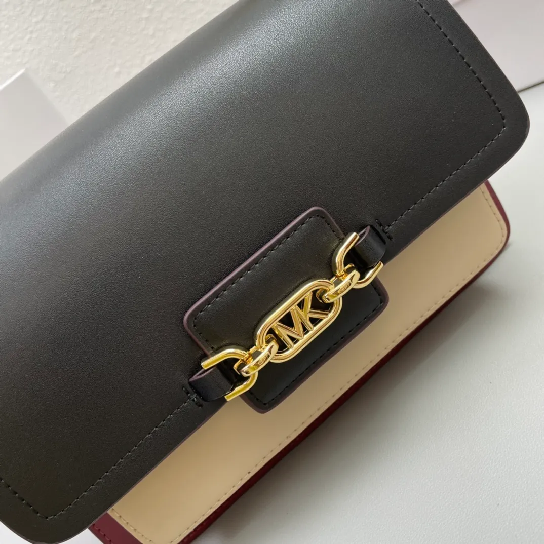 All categories Official website "Brand Women's Bags" Women's Bags 💙 MK replica MK, fine imitation MK bag, MK shoulder bag, 2023 official latest version MK cowhide crossbody bag, bag factory, original material, size: 23-16-8CM